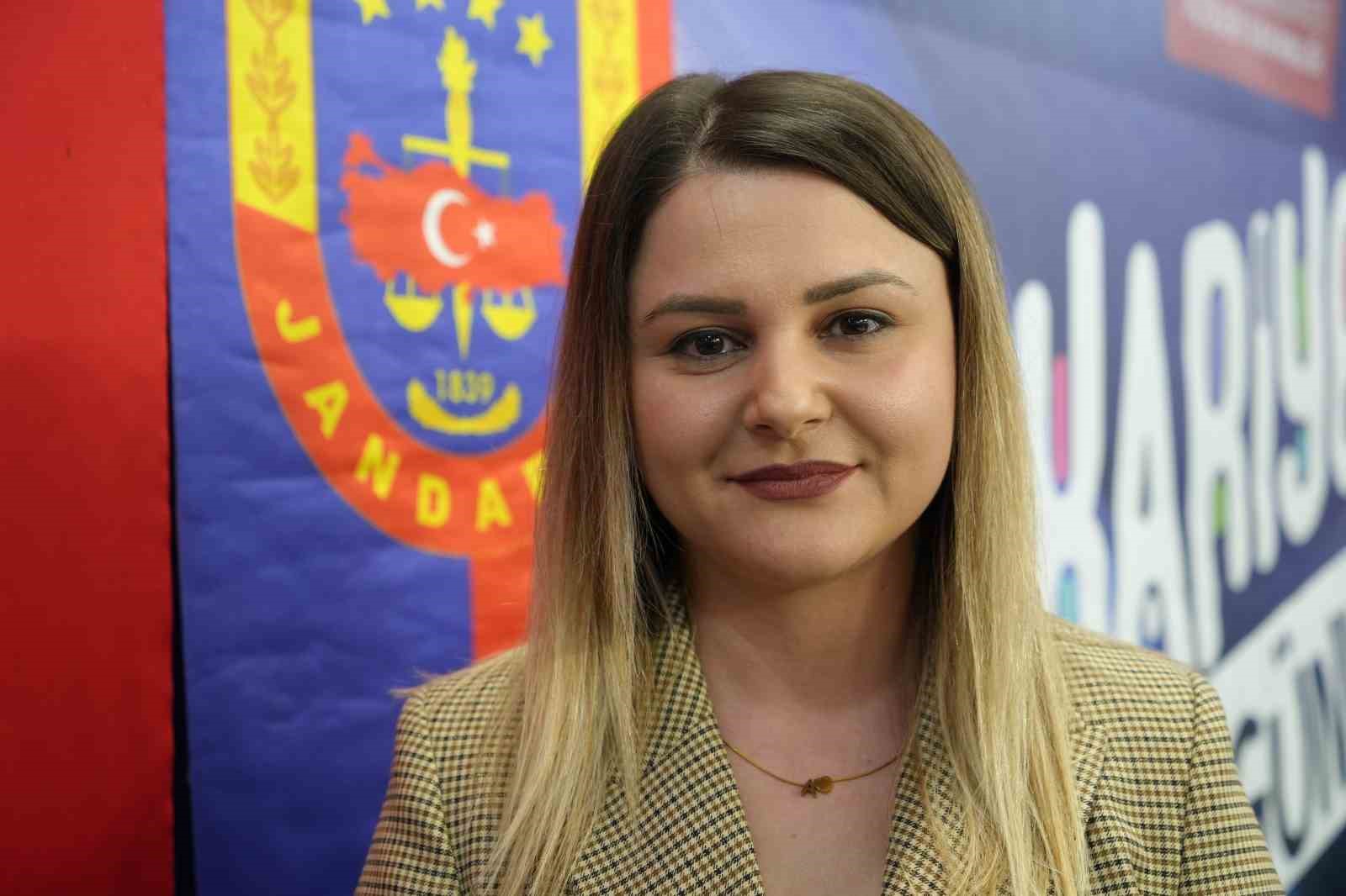 Samsun jandarmasından güven veren mesaj: "Şiddet ihbarlarına azami hassasiyetle müdahale ediyoruz" 5 samsun jandarmasindan guven veren mesaj siddet ihbarlarina azami hassasiyetle mudahale ediyoruz 1 JqllL9KE