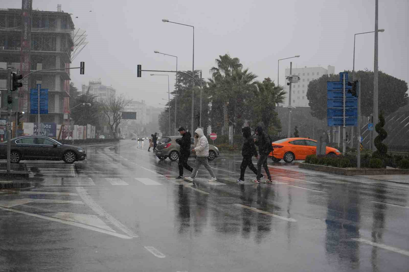 samsun merkezde kar yagisi etkili oldu 4 2XrLT5eU