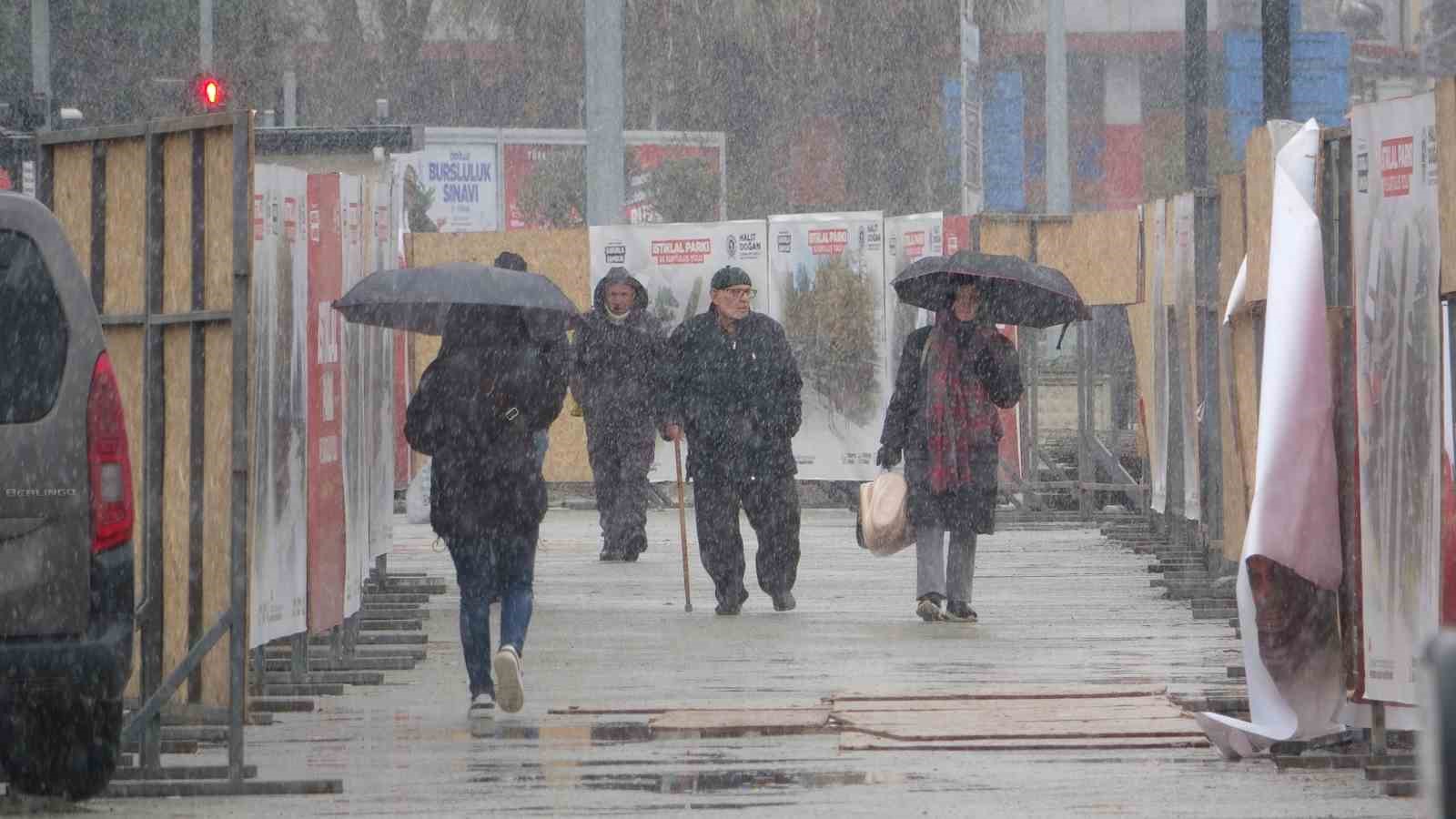 samsun merkezde kar yagisi etkili oldu 5