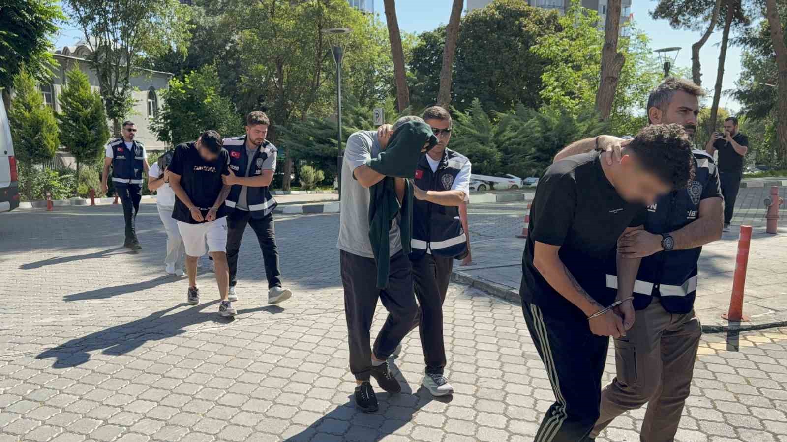 Samsun merkezli 87 milyon TL’lik dolandırıcılık operasyonunda 6 kişi adliyeye sevk edildi 5 samsun merkezli 87 milyon tllik dolandiricilik operasyonunda 6 kisi adliyeye sevk edildi 1 hSlNiUsv