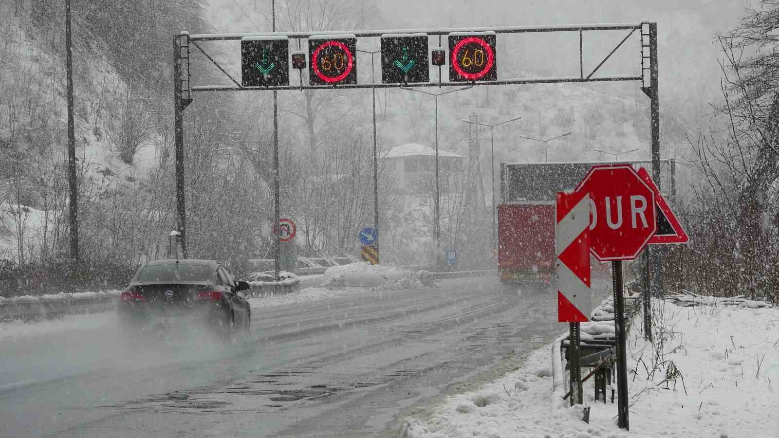 samsun ordu karayolunda kar yagisi 3