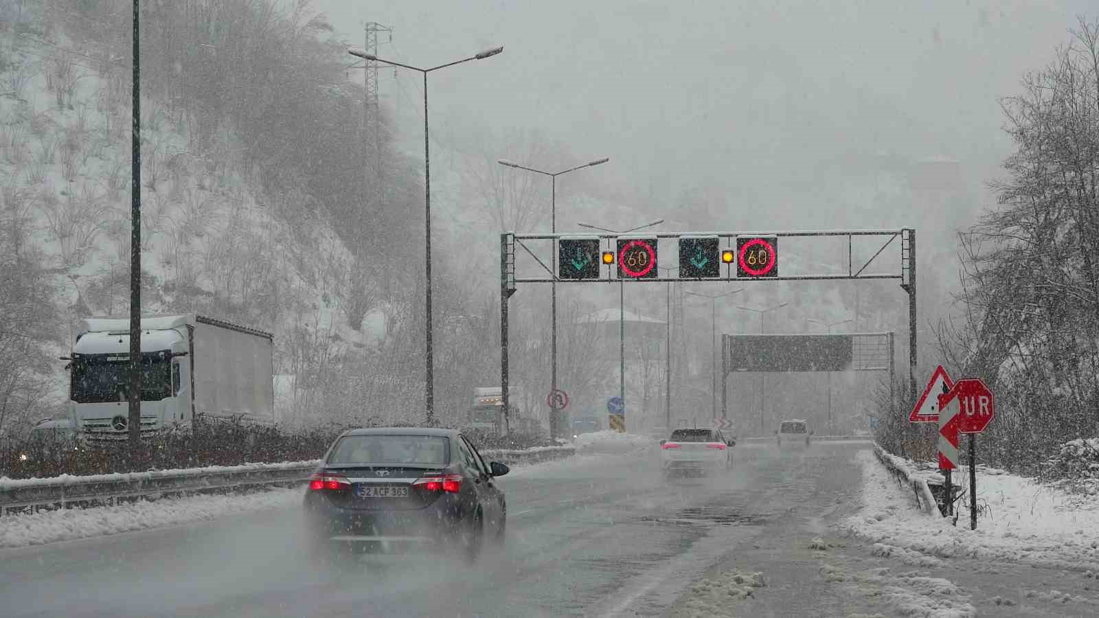 samsun ordu karayolunda kar yagisi 4 1jPtBpAc