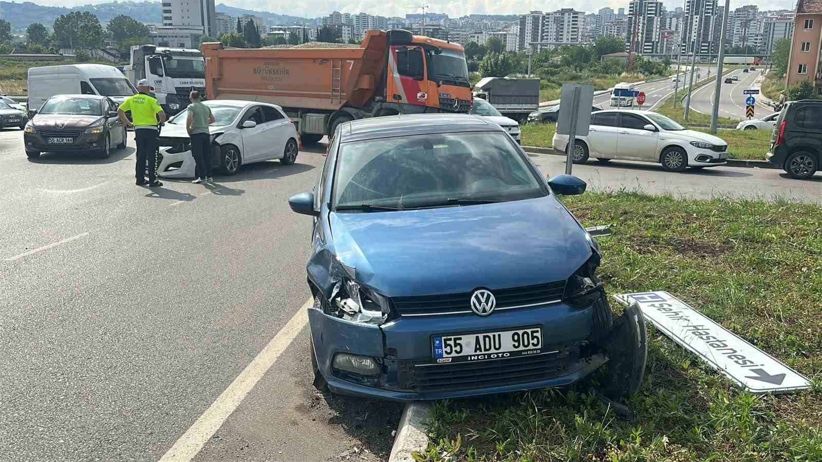 Samsun Şehir Hastanesi Kavşağı’nda yine kaza: 2 yaralı 7 samsun sehir hastanesi kavsaginda yine kaza 2 yarali 3