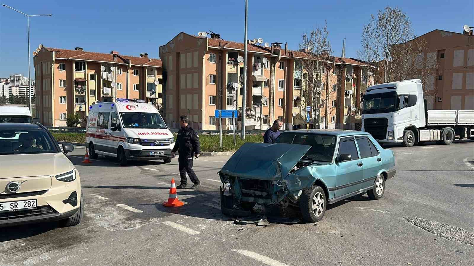 samsun sehir hastanesi kavsaginda yine kaza 4 yarali 2 apt3HVE4