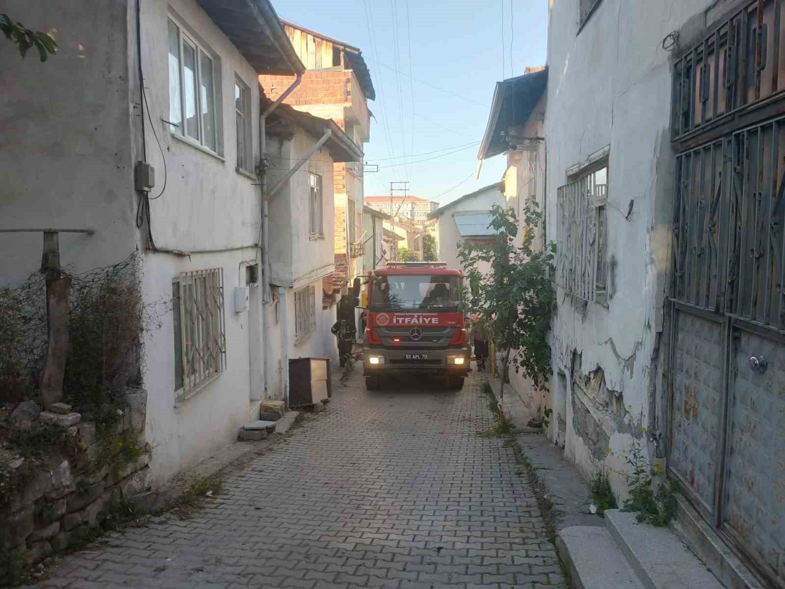 samsun vezirkoprude ev yangini 1 agir yarali 2 3682G5dD