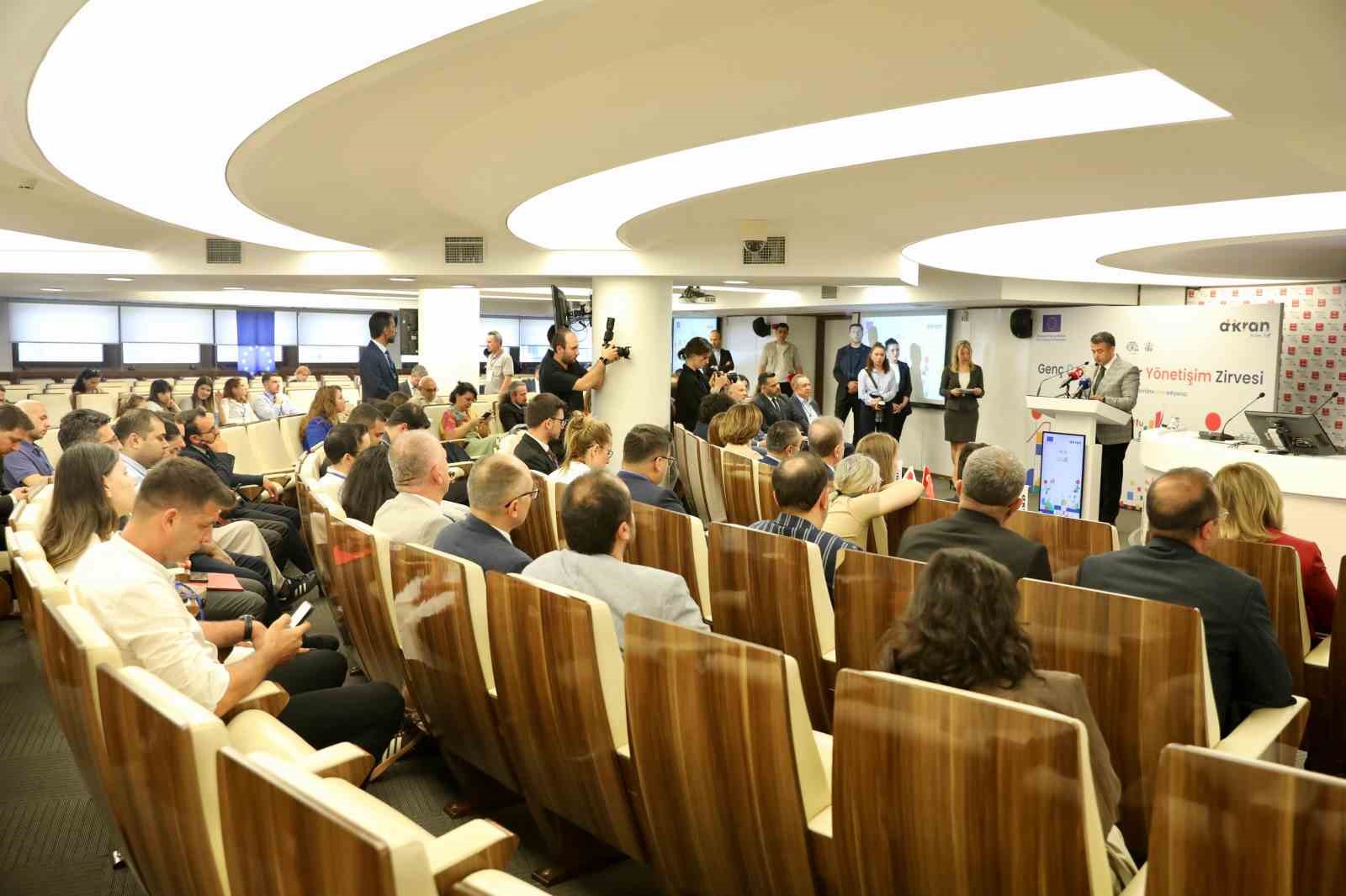 Samsun’a "Genç Dostu Kent" ödülü 5 samsuna genc dostu kent odulu 1 8ETkutU2