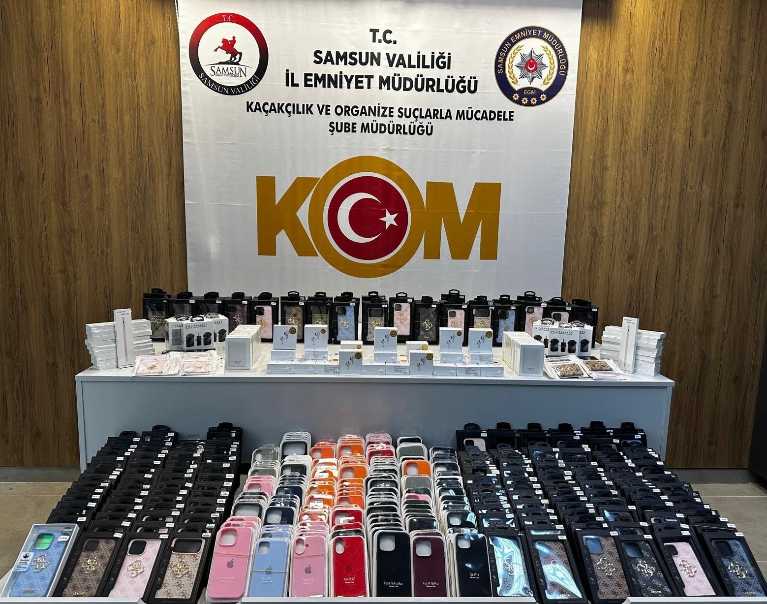 samsunda 1 milyon tllik kacak elektronik esya ve aksesuari ele gecirildi 0 vLysQtC2