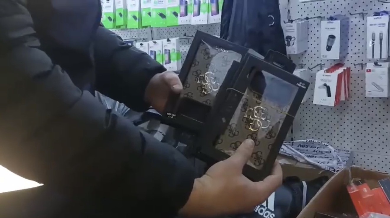 samsunda 1 milyon tllik kacak elektronik esya ve aksesuari ele gecirildi 2 DPApNsPS
