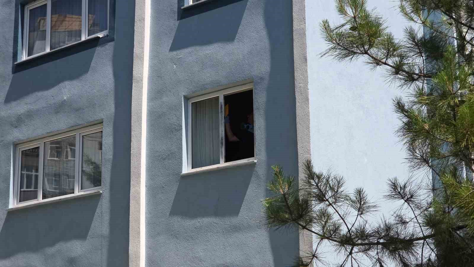 Samsun’da 11 katlı apartmanın 1’nci katından düşen adam yaralandı 5 samsunda 11 katli apartmanin 1nci katindan dusen adam yaralandi 1 R4FLPysg