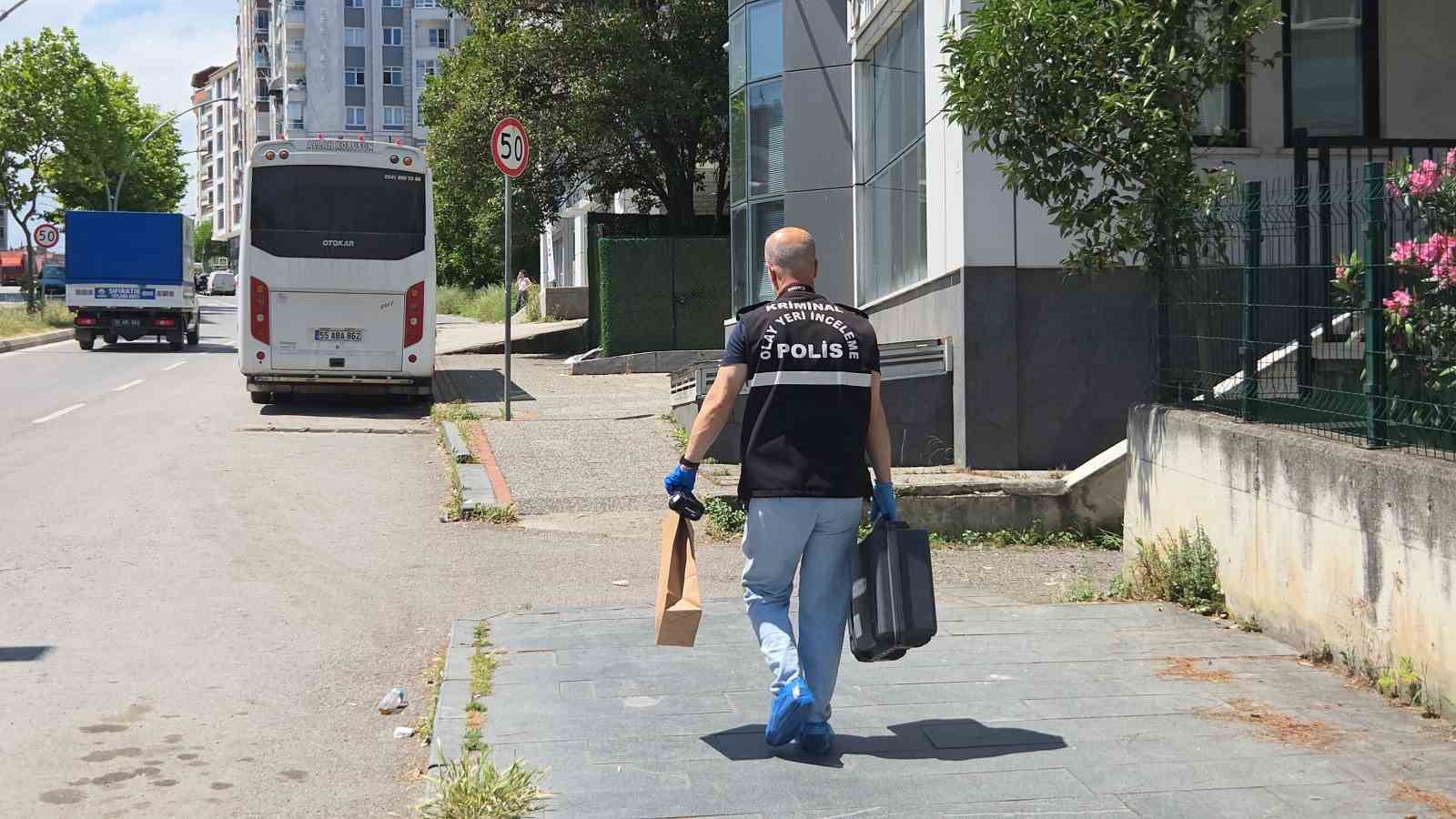 Samsun’da 11 katlı apartmanın 1’nci katından düşen adam yaralandı 9 samsunda 11 katli apartmanin 1nci katindan dusen adam yaralandi 5 3UAcJvHk