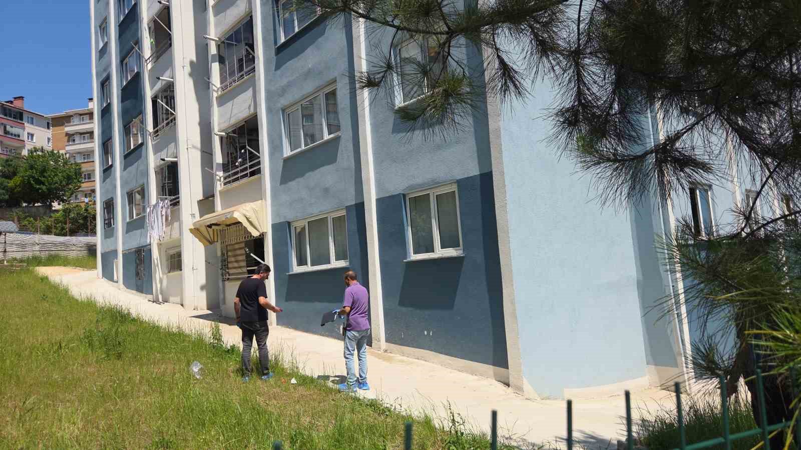 Samsun’da 11 katlı apartmanın 1’nci katından düşen adam yaralandı 10 samsunda 11 katli apartmanin 1nci katindan dusen adam yaralandi 6 W7tQbccy
