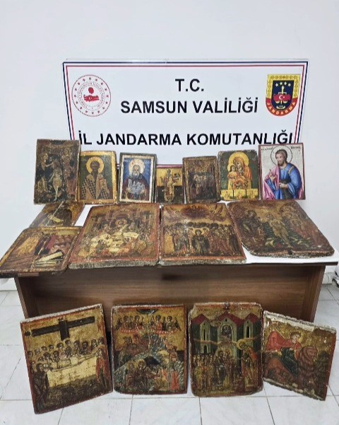 samsunda 18 yuzyila ait tablolar ele gecirildi 1 gozalti 0 7vMFN21E