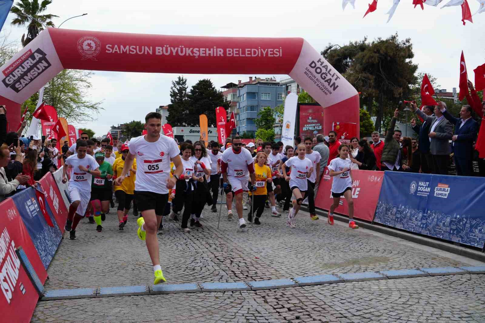 Samsun’da 19 Mayıs coşkusu, yarı maraton ve İstiklal Koşusu ile taçlandı 10 samsunda 19 mayis coskusu yari maraton ve istiklal kosusu ile taclandi 6 ZCOwfFlc