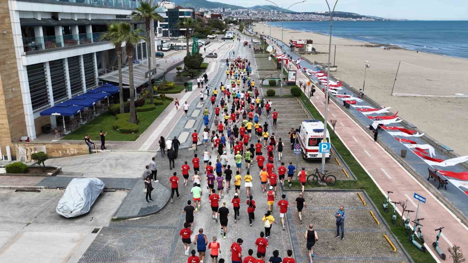 Samsun’da 19 Mayıs coşkusu, yarı maraton ve İstiklal Koşusu ile taçlandı 11 samsunda 19 mayis coskusu yari maraton ve istiklal kosusu ile taclandi 7 zMrtd4Jc