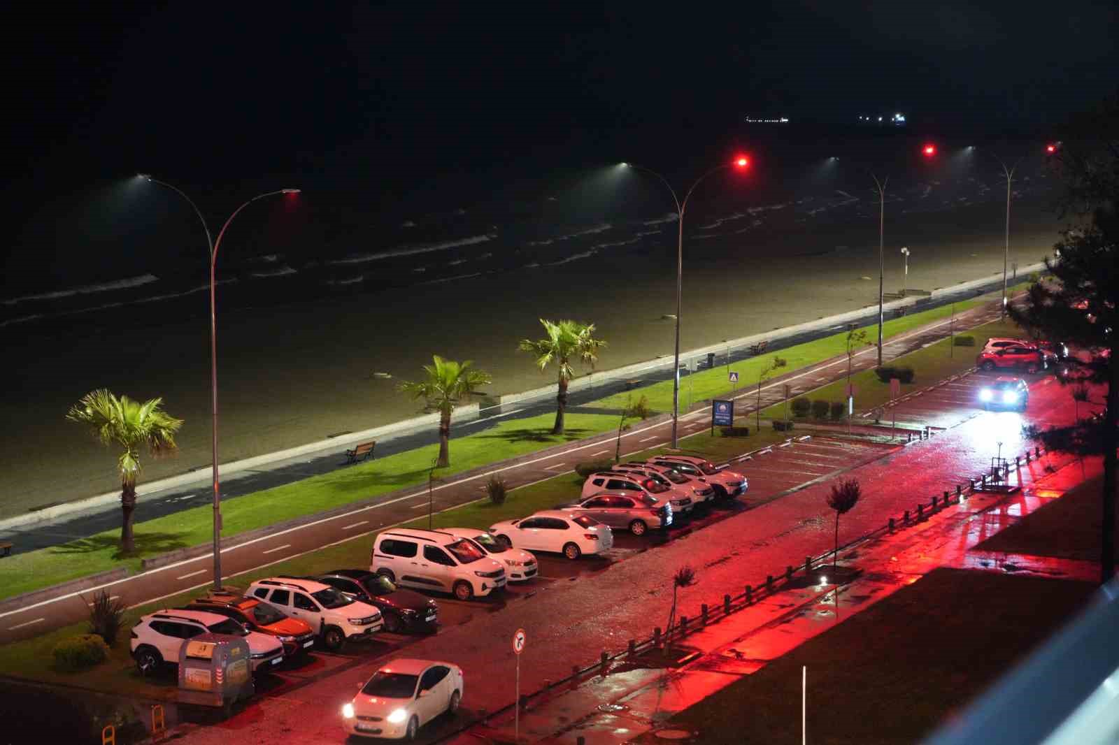 Samsun’da 19 Mayıs’a özel aydınlatma: Kırmızı beyaz ışıklar sahili süsledi 5 samsunda 19 mayisa ozel aydinlatma kirmizi beyaz isiklar sahili susledi 1 UfVtF2Kb