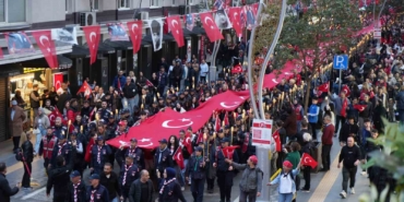 samsunda-1919-metrelik-dev-bayrakla-coskulu-fener-alayi-ve-genclik-haftasi-yuruyusu-JpnUt8CV.jpg