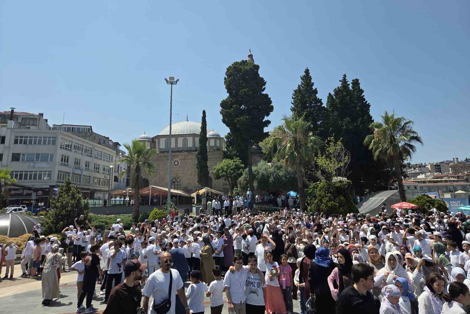 samsunda 2 bin kuran kursu ogrencisi camiye akin etti 3 ZrEu9qrO