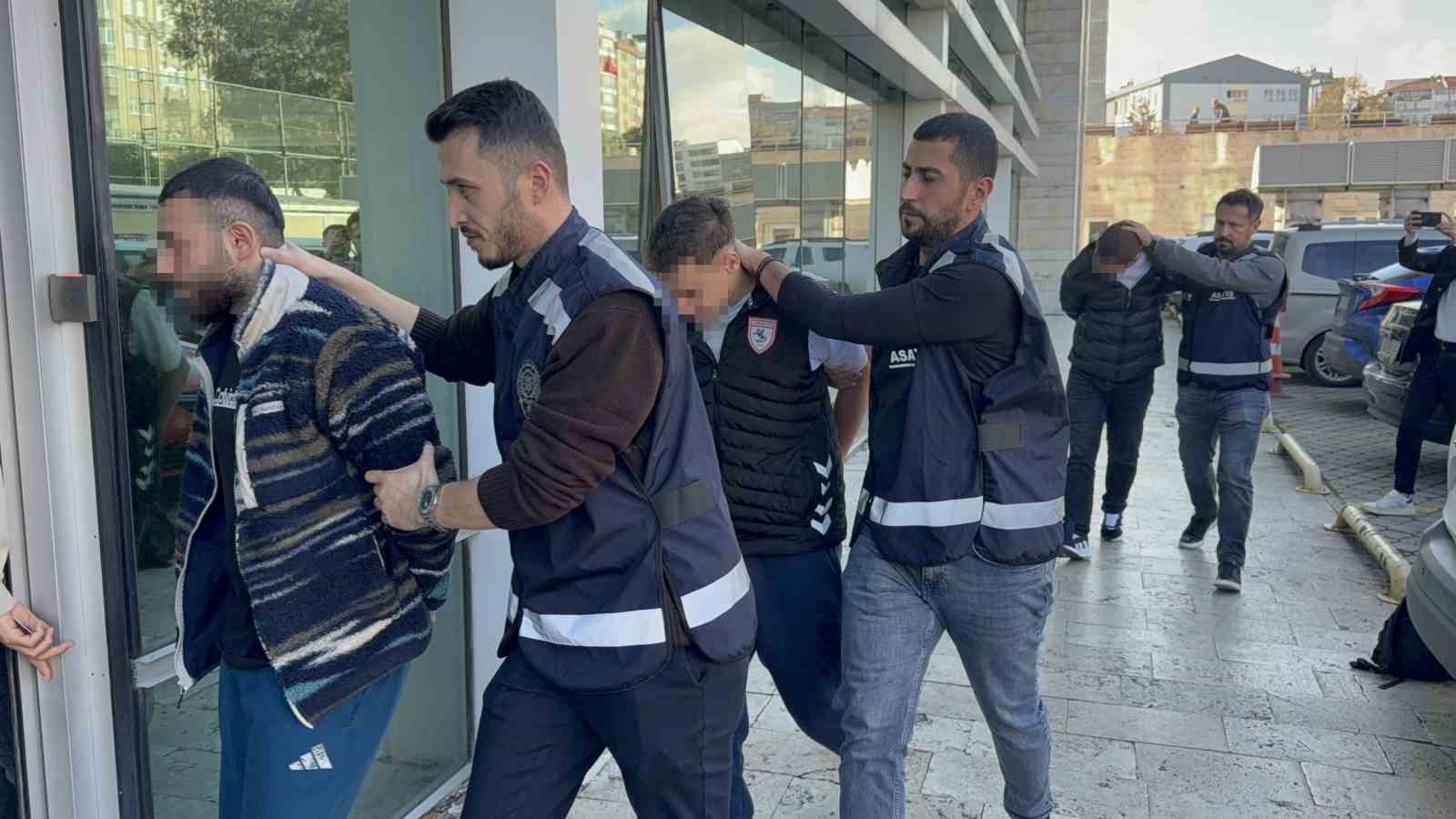 Samsun’da 2 kişinin yaralandığı silahlı saldırıyla ilgili 7 kişi adliyeye sevk edildi 8 samsunda 2 kisinin yaralandigi silahli saldiriyla ilgili 7 kisi adliyeye sevk edildi 4 4Az4DVwr
