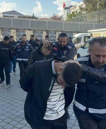 samsunda-2-kisinin-yaralandigi-silahli-saldiriyla-ilgili-7-kisi-adliyeye-sevk-edildi-ekrFKLDM.jpg