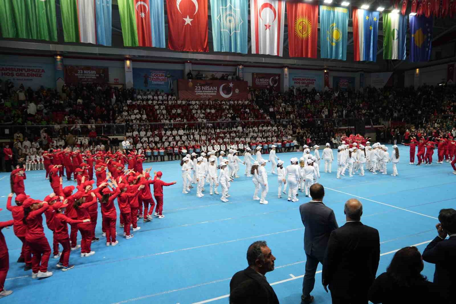 samsunda 23 nisan dunya cocuklariyla kutlandi 2 HHh3kLEE