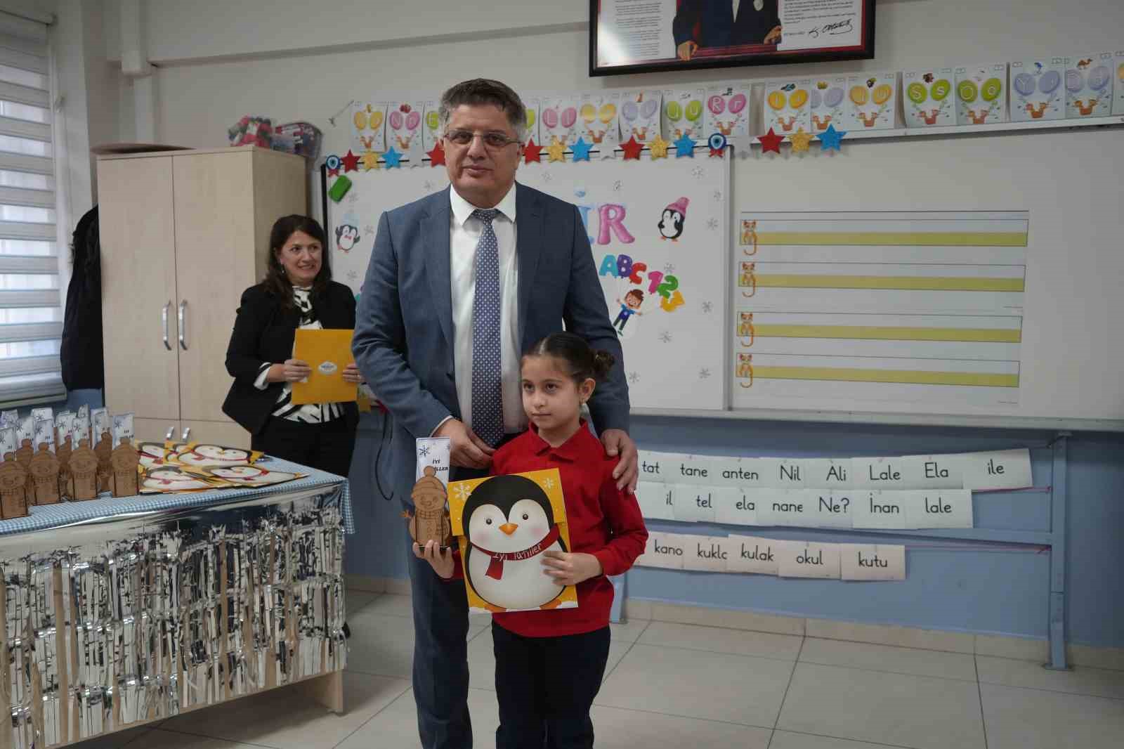 samsunda 253 bin ogrencinin karne heyecani 1 15PsLecN