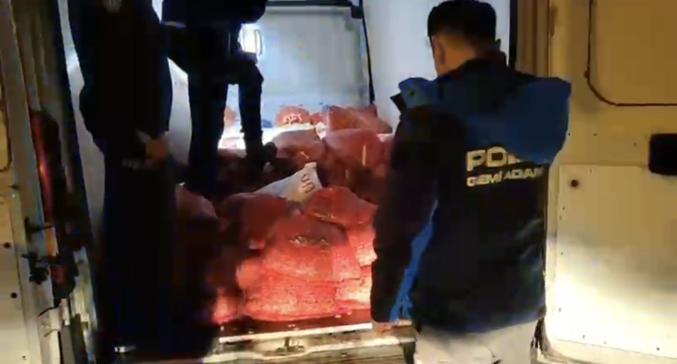 Samsun’da 2,6 ton kaçak midye ele geçirildi 6 samsunda 26 ton kacak midye ele gecirildi 2 F1lmKAju