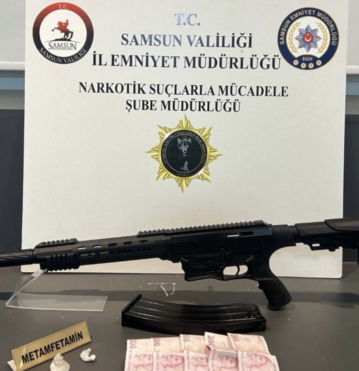 Samsun’da 3 ilçede narkotik operasyonu 7 samsunda 3 ilcede narkotik operasyonu 3 Ml4JYqKV