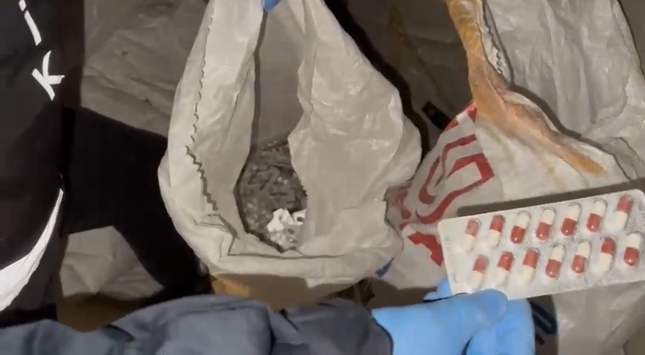 samsunda 36 bin sentetik ecza ele gecirildi 3 gozalti 3 Cfr7spIT
