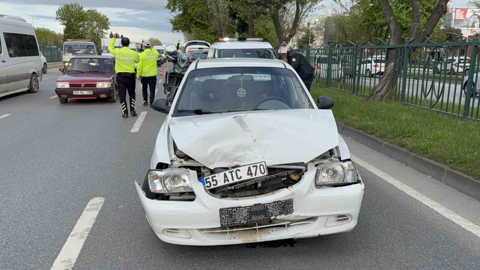 samsunda 4 aracli zincirleme kaza 2 yarali 3 T3CIyzNt