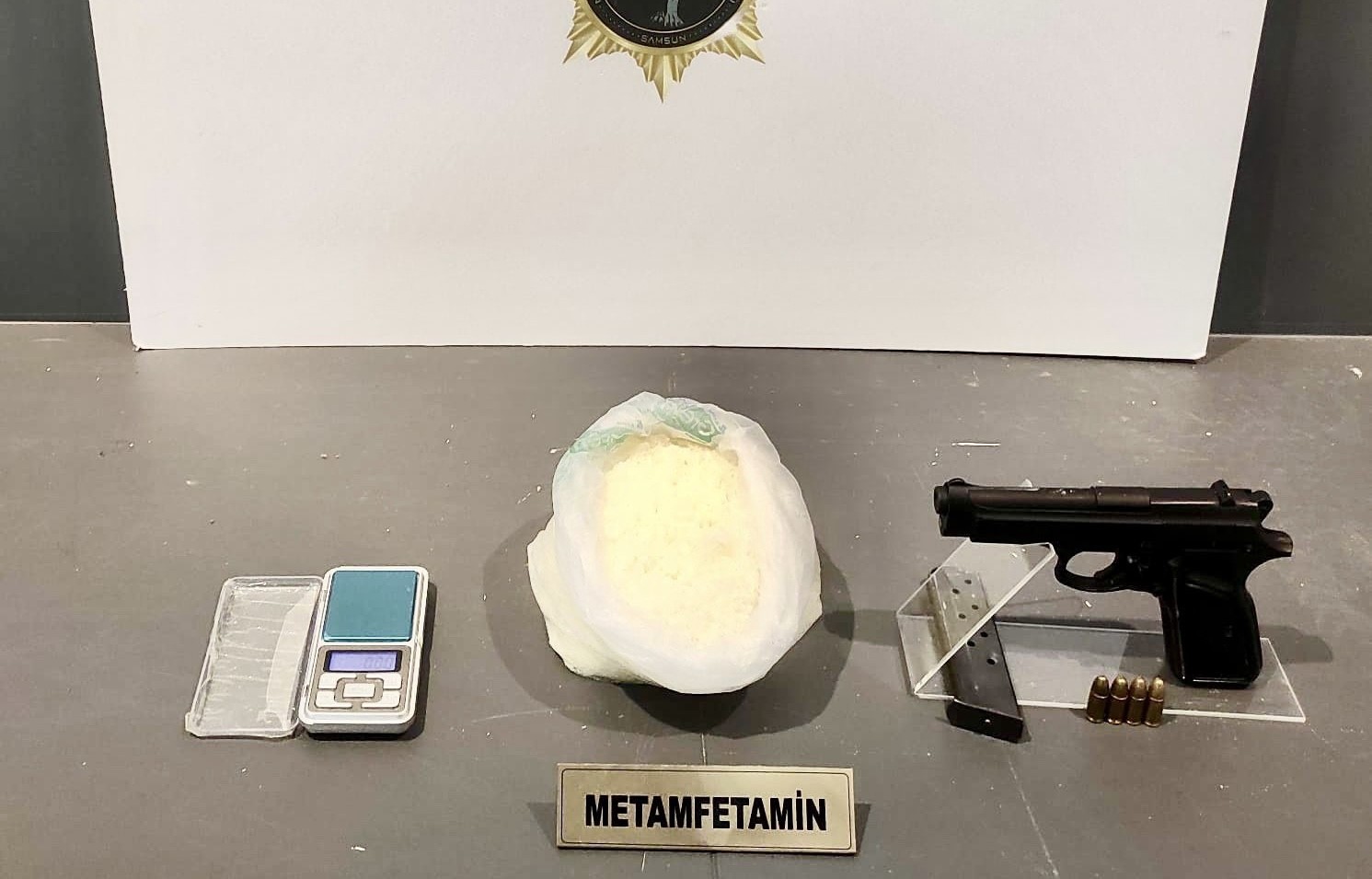 samsunda 880 gram metamfetamin ele gecirildi 0 591AXtqw
