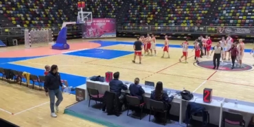 samsunda-basketbol-macinda-oyuncu-hakeme-saldirdi-PHG6mU9k.jpg