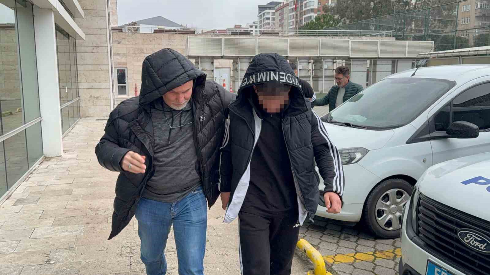 samsunda bicakli kavga 3 yarali 0 pzynubVu