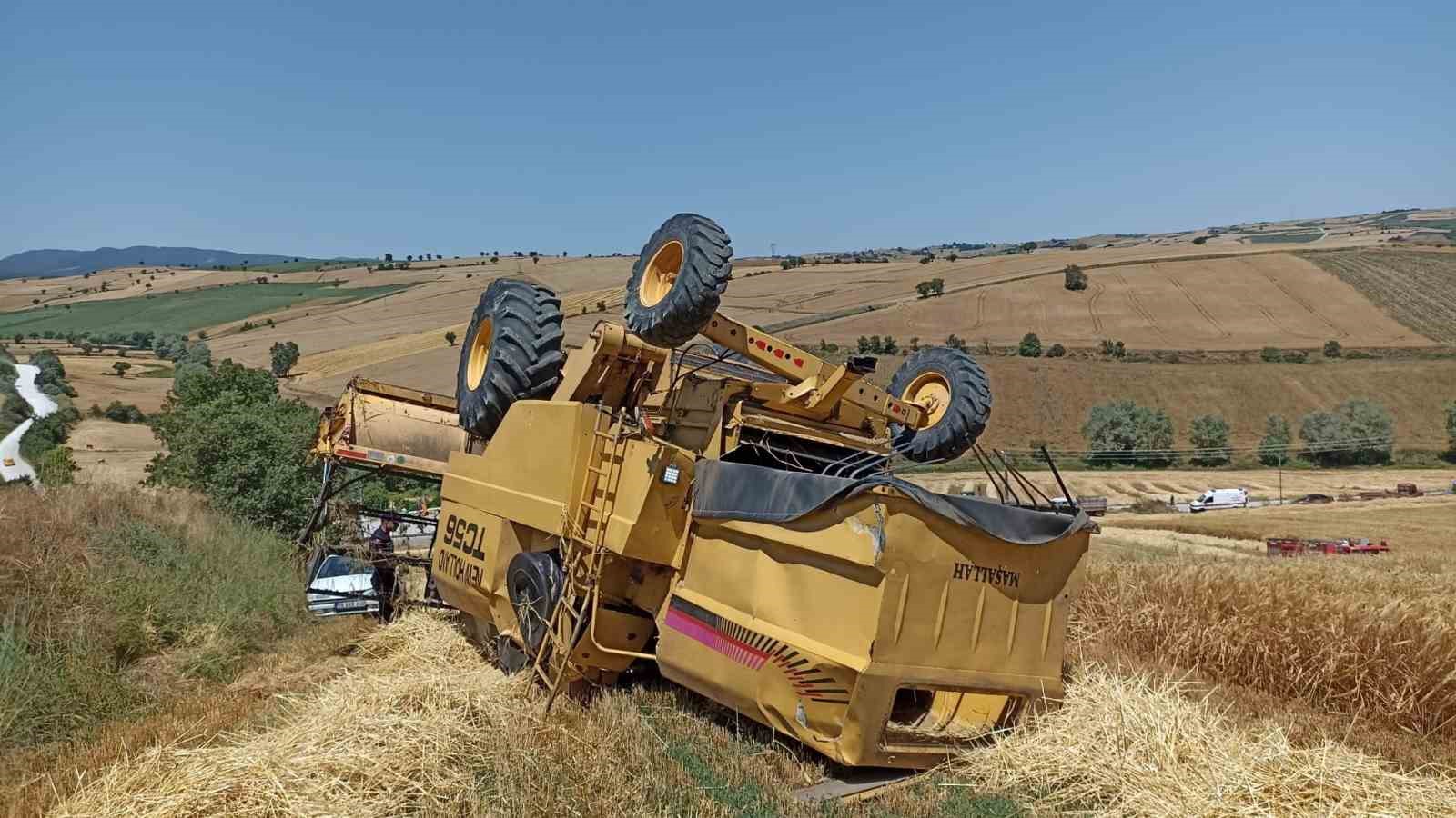 Samsun’da biçerdöver devrildi: 1 yaralı 4 samsunda bicerdover devrildi 1 yarali 0 3T8Tt6qu