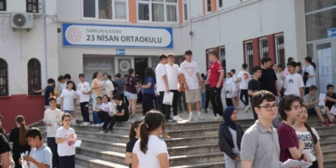 samsunda-binlerce-ogrencinin-lgs-heyecani-4ZNbjGsQ.jpg