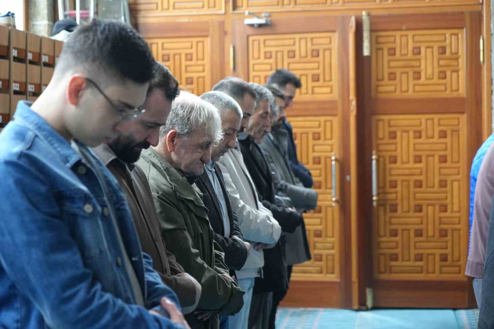 samsunda cifte bayram coskusu vatandaslar camilere akin etti 4 CTJvGUR6