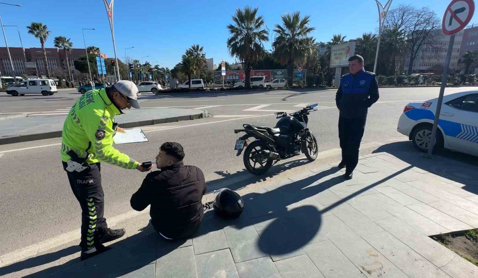 samsunda devrilen motosikletin surucusu yaralandi 1 CpvKkBOi