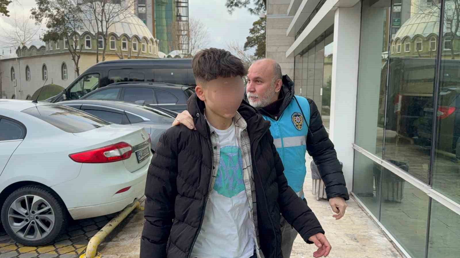 Samsun’da fırında 2 kişiyi bıçaklayan çocuk adliyeye sevk edildi 5 samsunda firinda 2 kisiyi bicaklayan cocuk adliyeye sevk edildi 1 vP3G4fFi