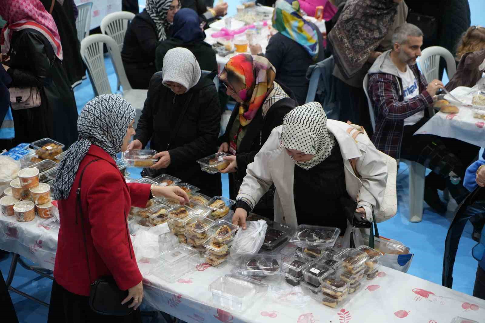 samsunda gazze yararina hayir carsisi 4 UhjNQBii