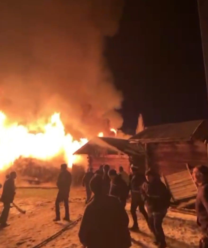 samsunda gece yarisi korku dolu anlar kirsal mahallede iki ev alevlere teslim oldu 4 YahTFUHV