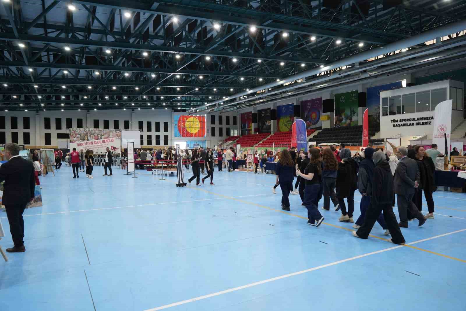 Samsun’da ’Gençlik Haftası ve Spor Festivali’ 8 samsunda genclik haftasi ve spor festivali 4