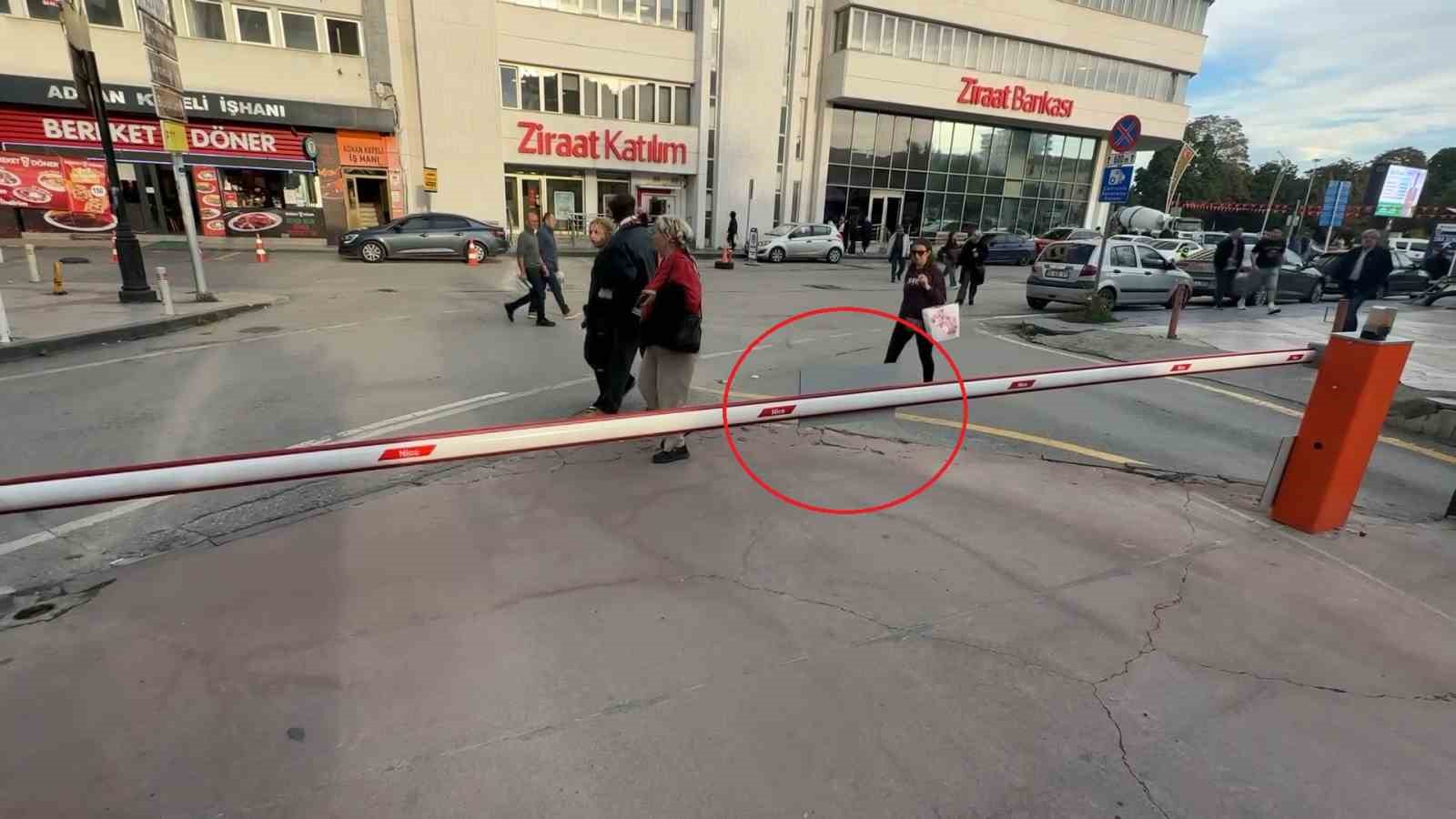 samsunda gorunmez kaza yayanin kafasina bariyer carpti 2 9r3nugfg