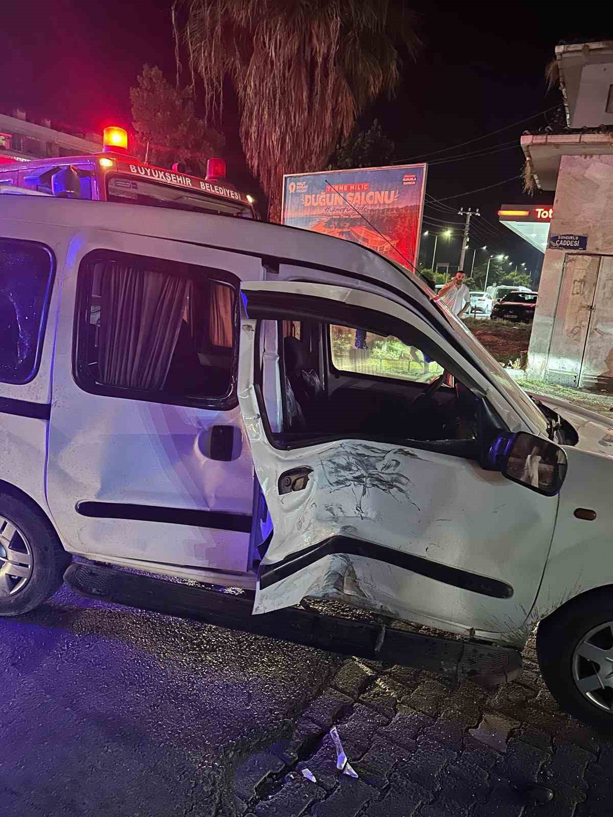 Samsun’da hafif ticari araç ile motosiklet çarpıştı: 5 yaralı 4 samsunda hafif ticari arac ile motosiklet carpisti 5 yarali 0