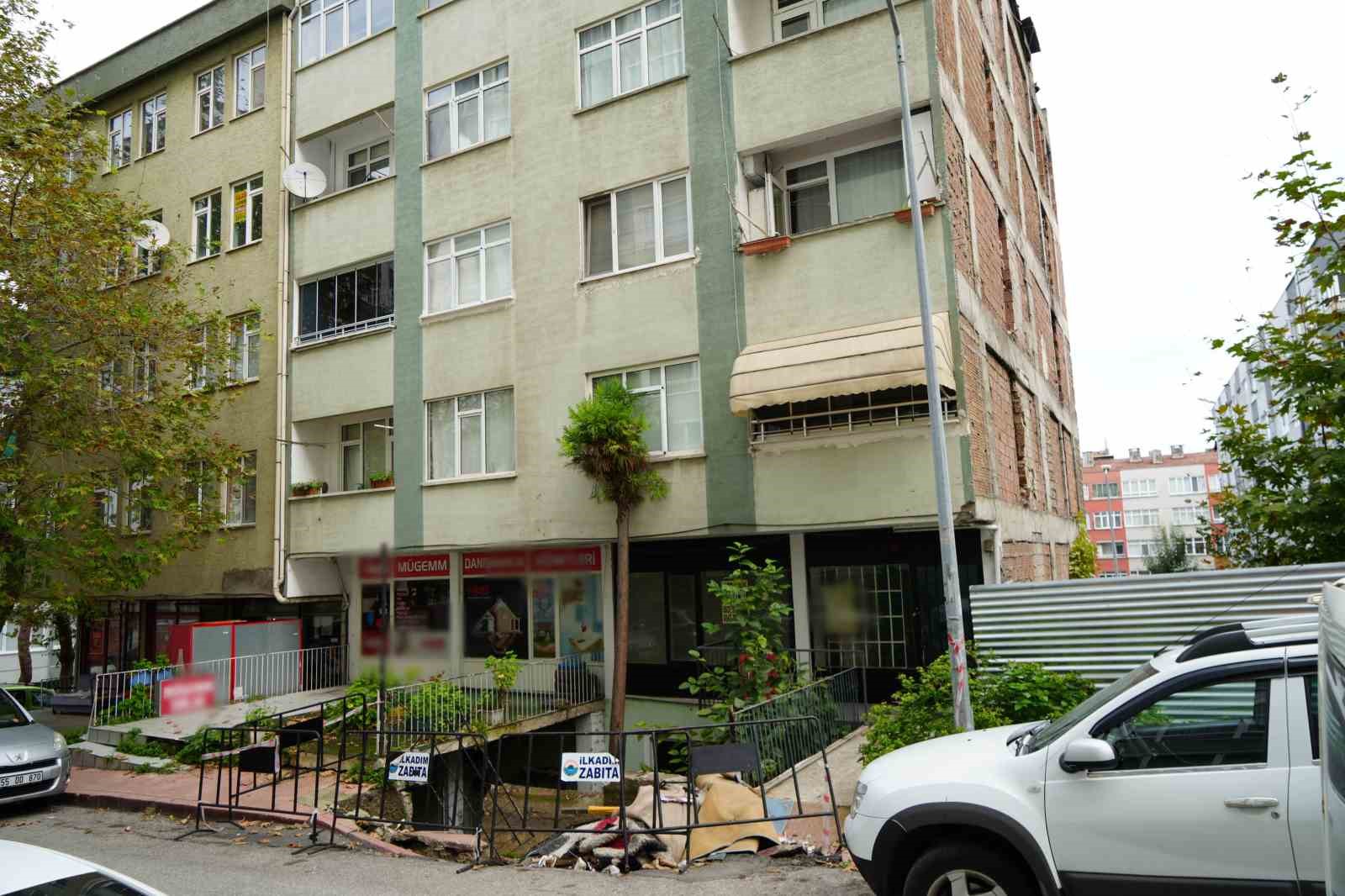 samsunda istinat duvari ve kaldirim coktu dukkan ve bodrum kat kullanilamaz hale geldi 4 Av1qdiQI