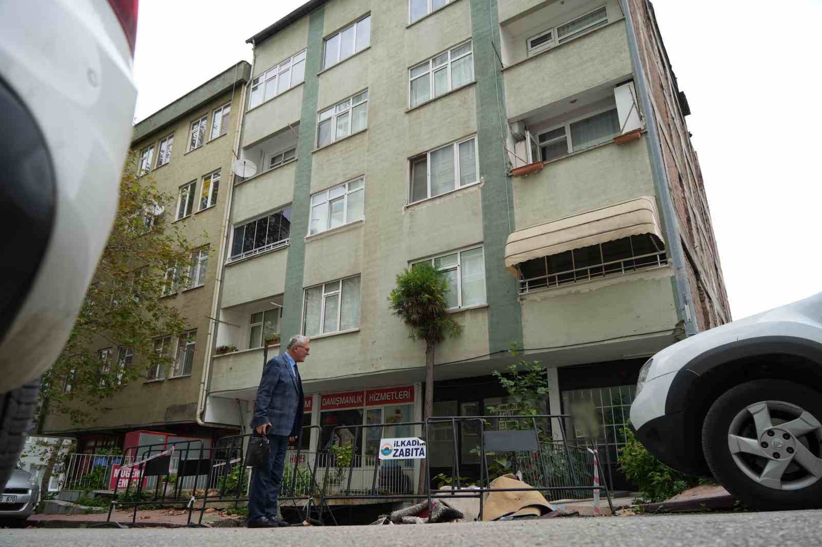 samsunda istinat duvari ve kaldirim coktu dukkan ve bodrum kat kullanilamaz hale geldi 7 u4v2yCtZ