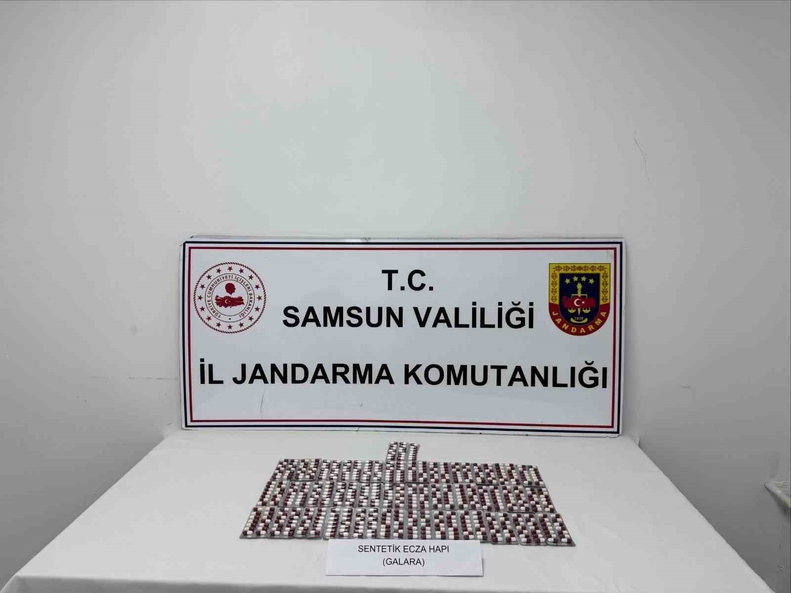 samsunda jandarma uyusturucu ve kacak urun ele gecirdi 2 by4NYyTq