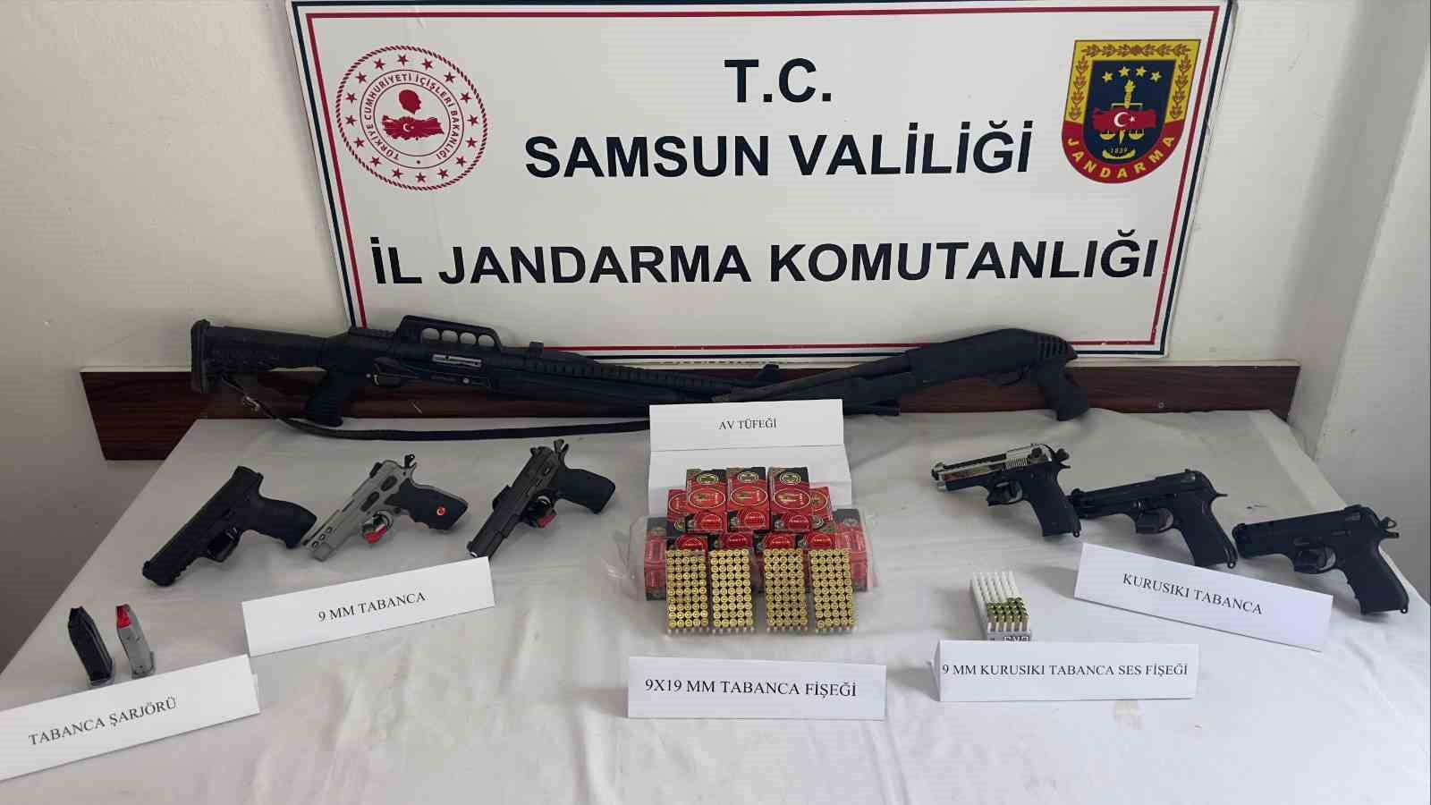 Samsun’da jandarmadan silah ve uyuşturucu operasyonu 4 samsunda jandarmadan silah ve uyusturucu operasyonu 0 6MBEpvry