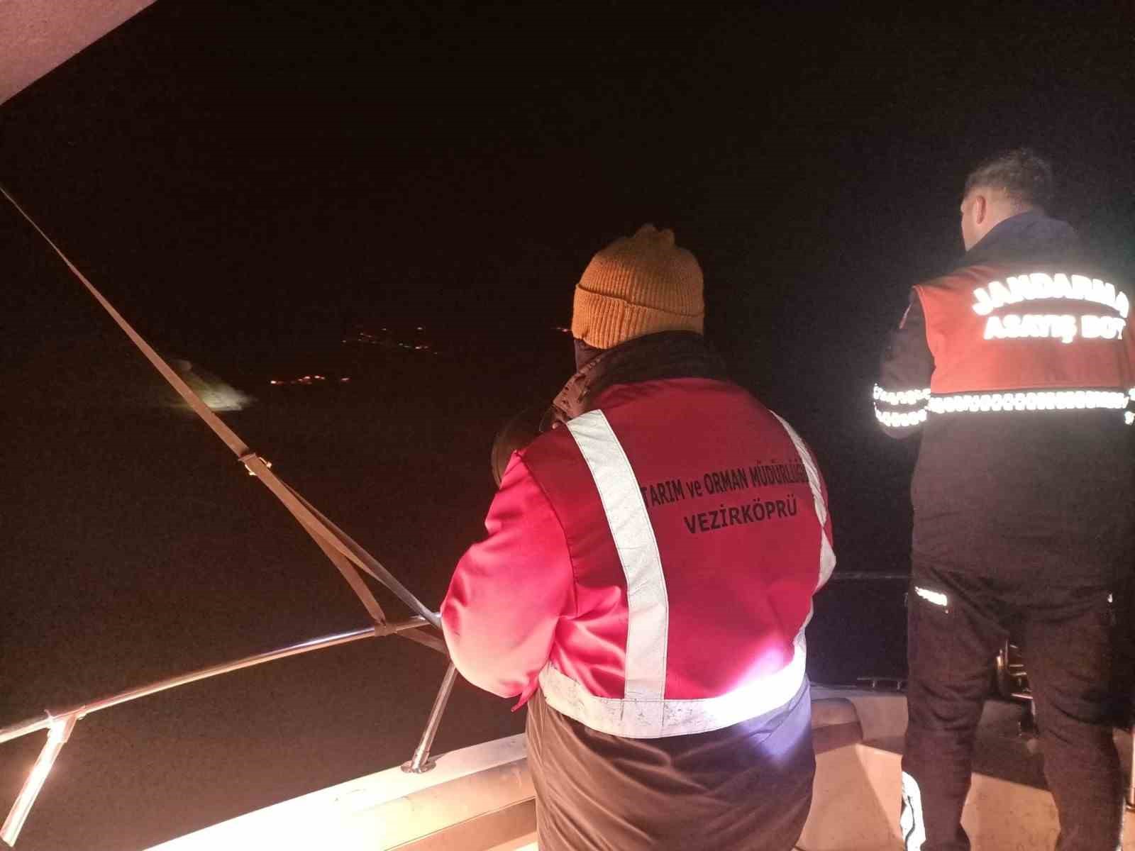 Samsun’da kaçak avcılığa geçit yok: 60 kiloluk sazan geri salındı 5 samsunda kacak avciliga gecit yok 60 kiloluk sazan geri salindi 1 ZvGWdwVl
