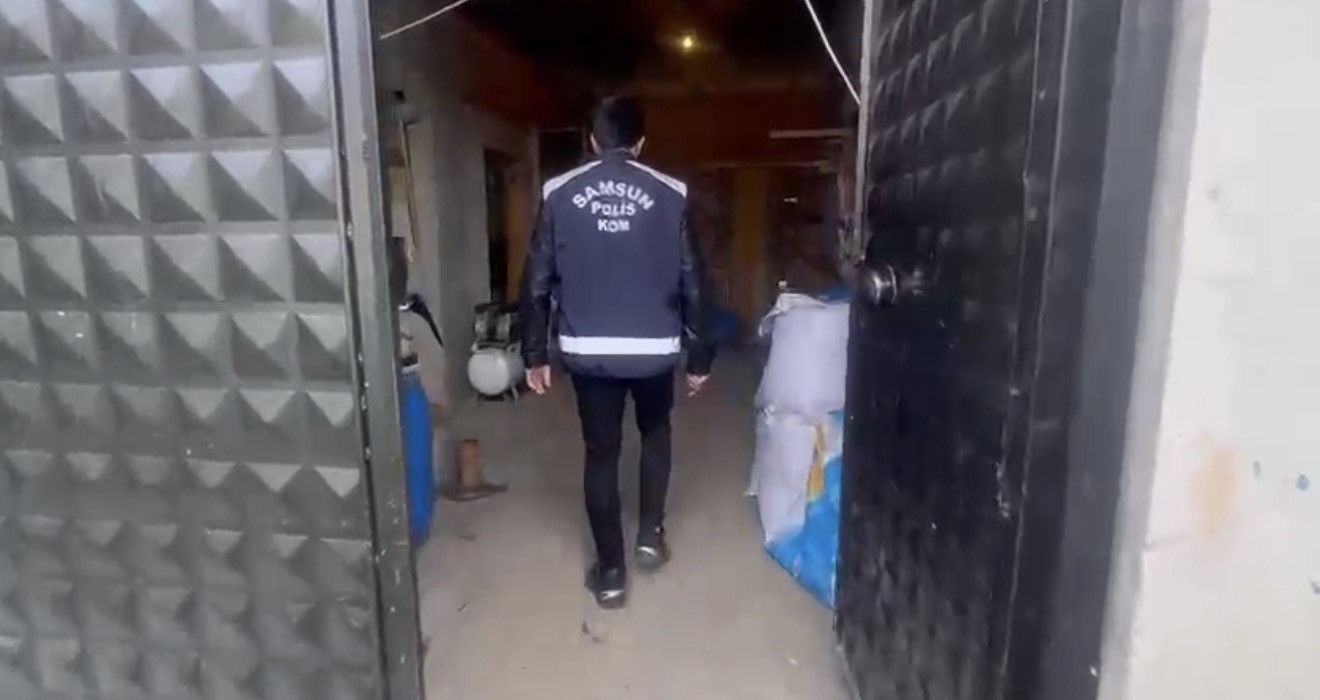 samsunda kacak tutun mamulleri ve silah operasyonu 1 gozalti 1 ez3VifHc