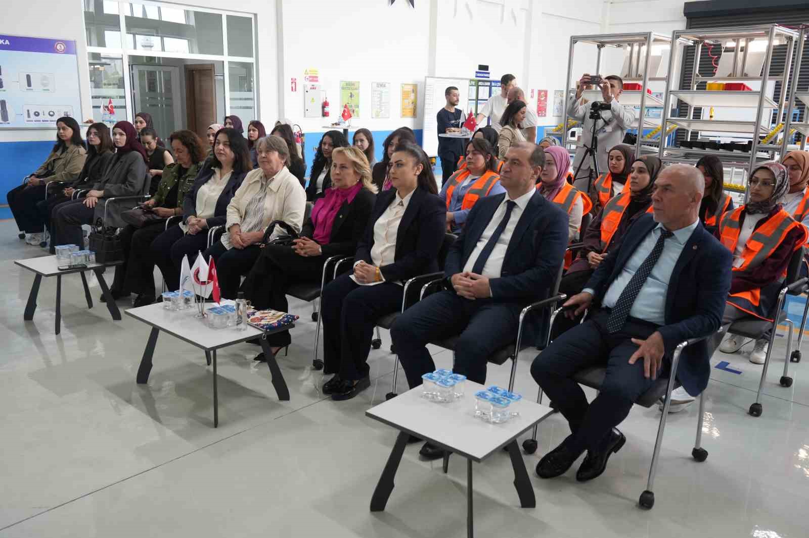 Samsun’da Kadın Mühendis Okulu ikinci dönem mezunlarını verdi 6 samsunda kadin muhendis okulu ikinci donem mezunlarini verdi 2 NlJdVbgJ