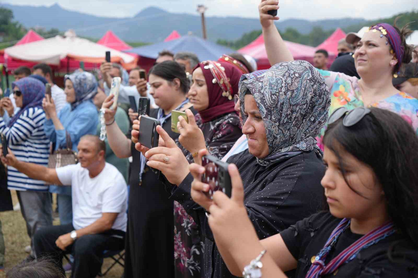 samsunda kadirga senligi renkli goruntulere sahne oldu 1 cTn5BJYF